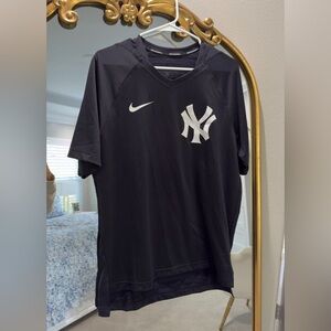 Men’s Nike Yankee’s Dr-Fit Shirt